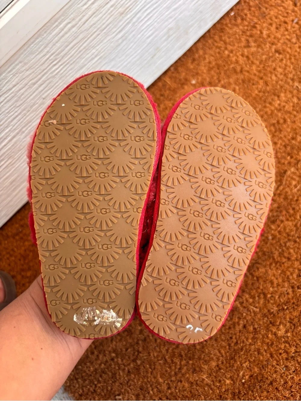 Ugg Fluff Yeah Metallic Sparkle slippers